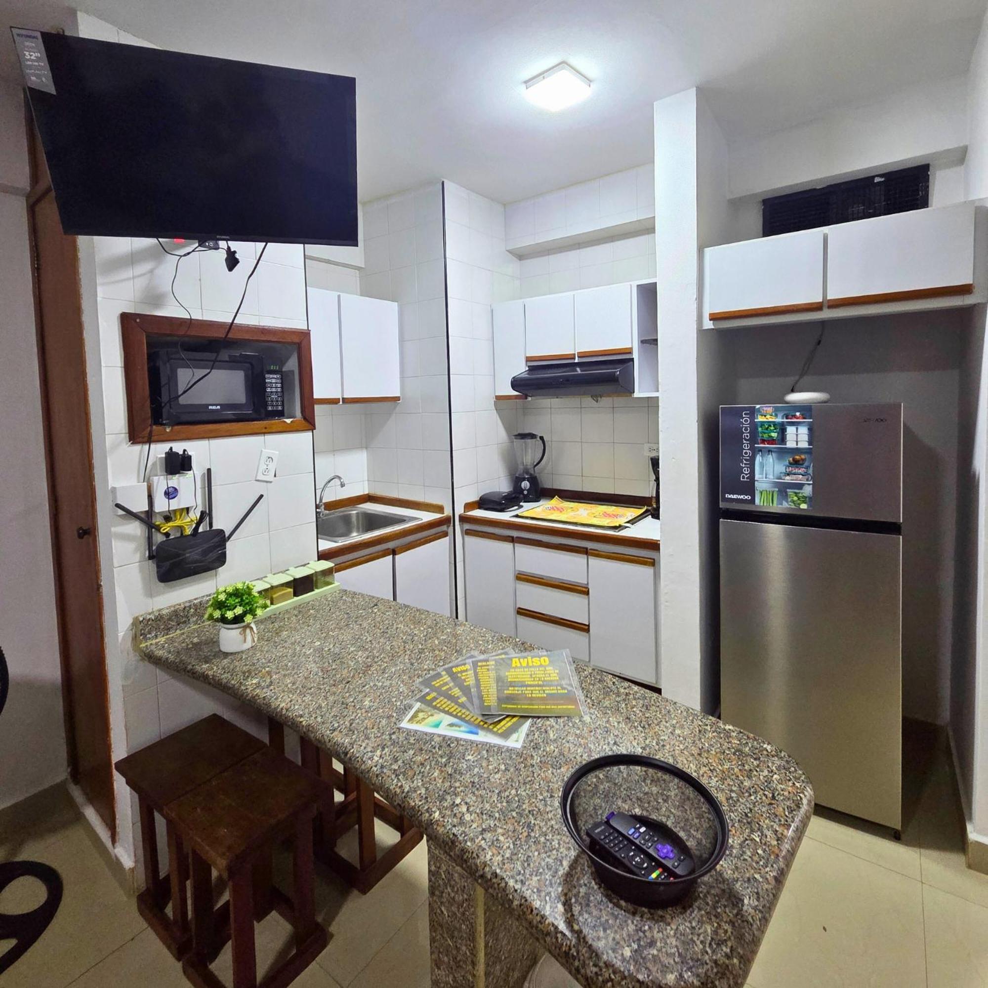 Tucacas, Frente Al Mar, Balcon, Piscina Y Playa Privada Διαμέρισμα Εξωτερικό φωτογραφία